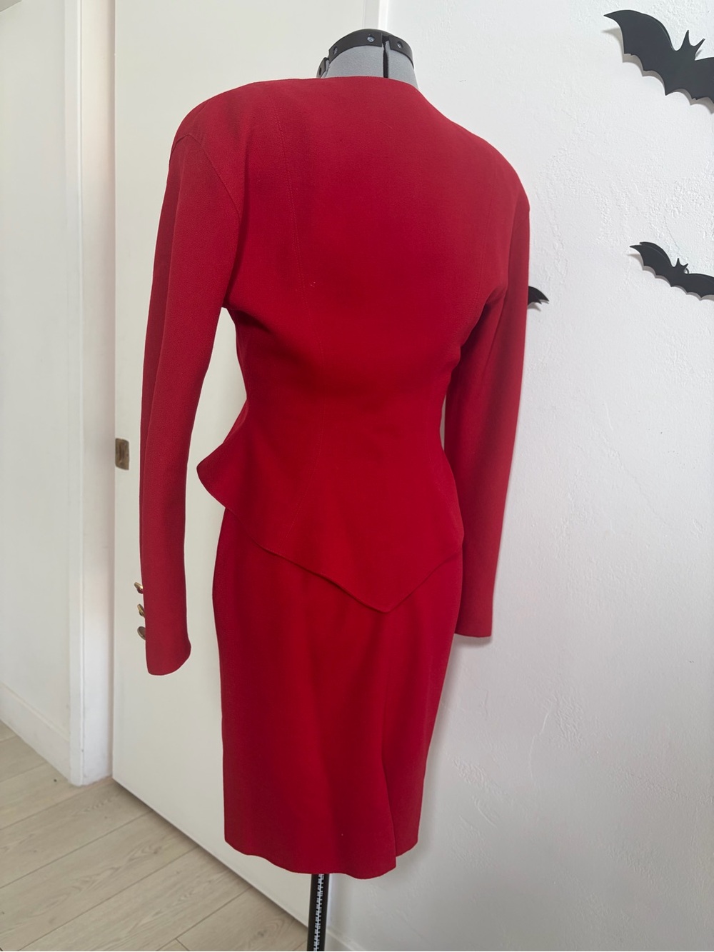 Vintage Red Skirt Suit Louis Feraud Paris Buttons 80s Power Suit 2 Piece sz 4 - Picture 2 of 7